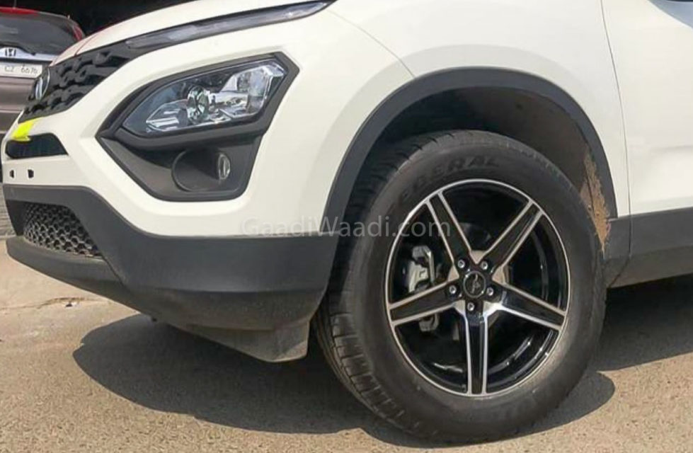 tata harrier with R18 tyres-1