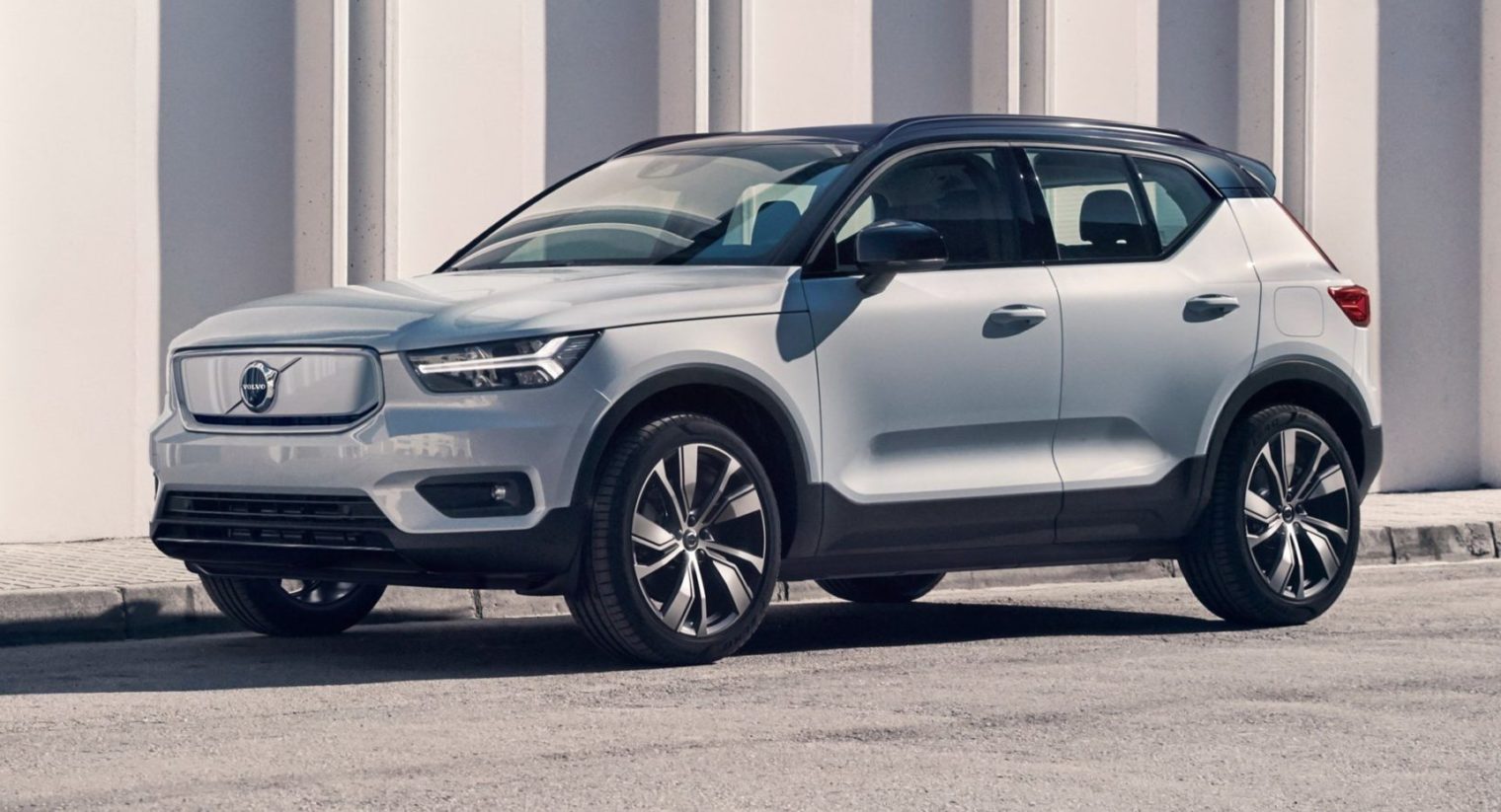 5 Things To Know About Volvo's First Full EV 'XC40 Recharge'