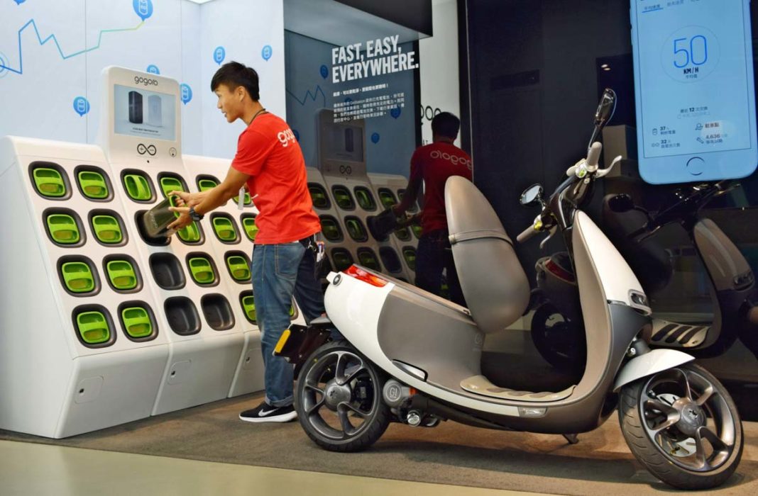 Gogoro-scooter-and-battery-swapping-station