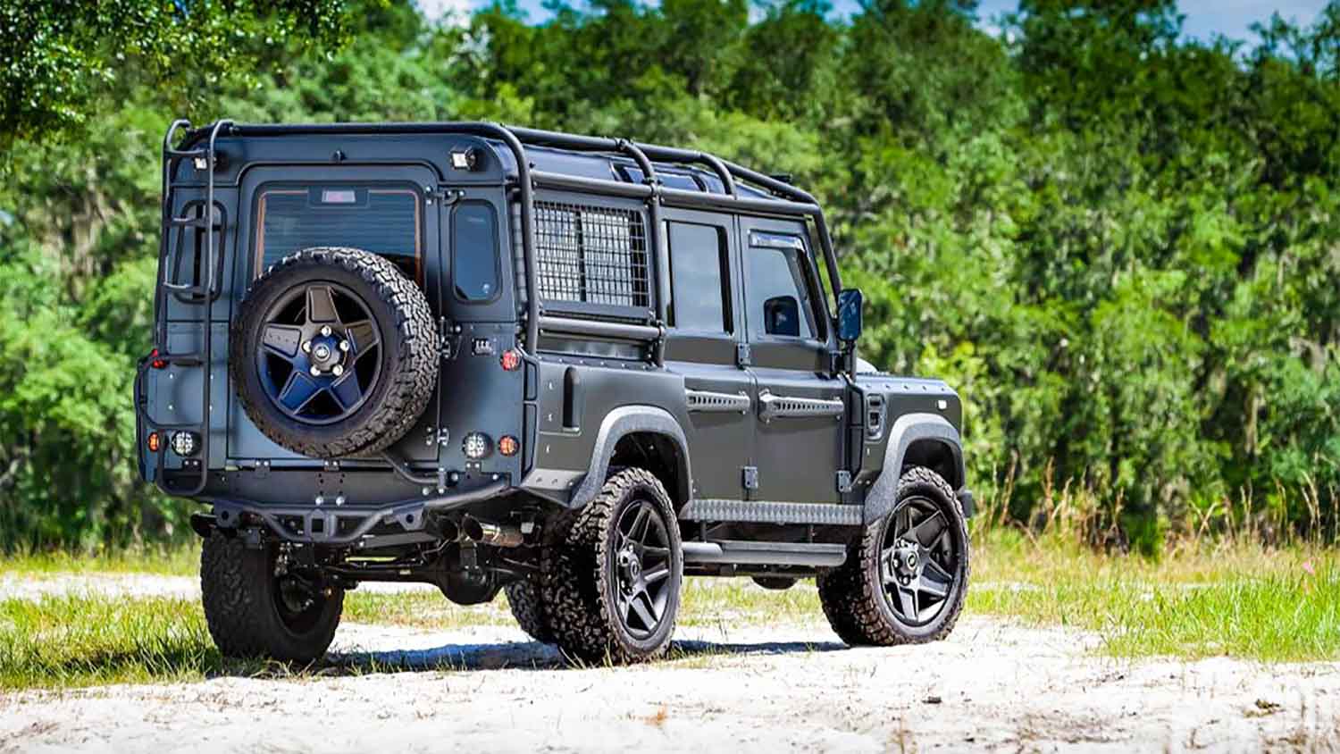 This Restored Land Rover Defender Is Powered By Tesla's