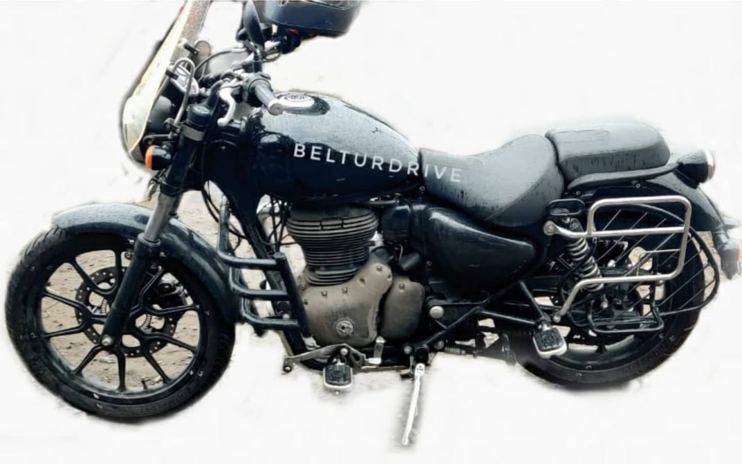 Royal Enfield Meteor official accessories spied