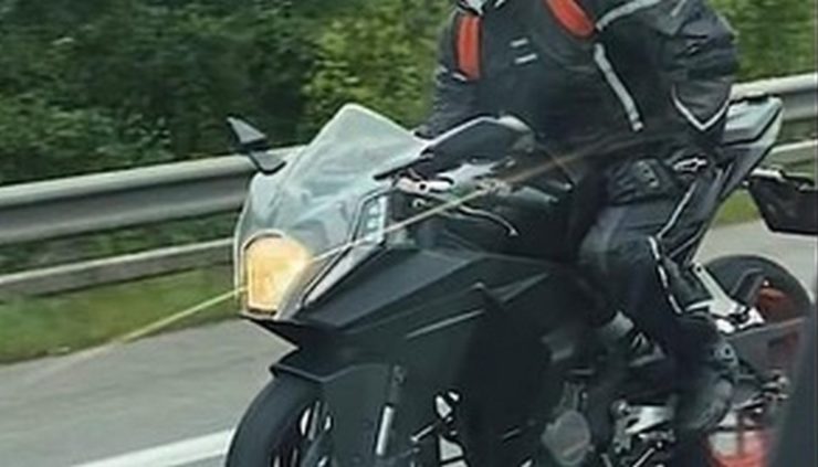 2021 KTM RC200 Spied front angle