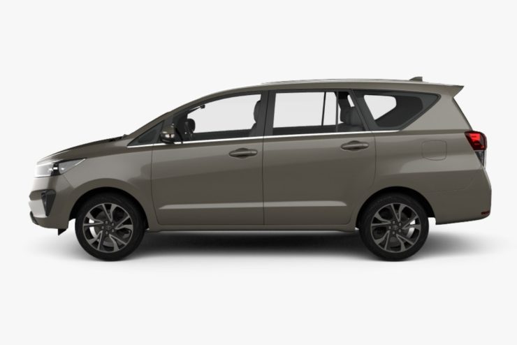 Toyota Innova facelift side