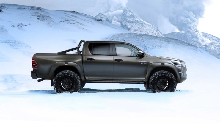 2021 Toyota Hilux AT35 side profile