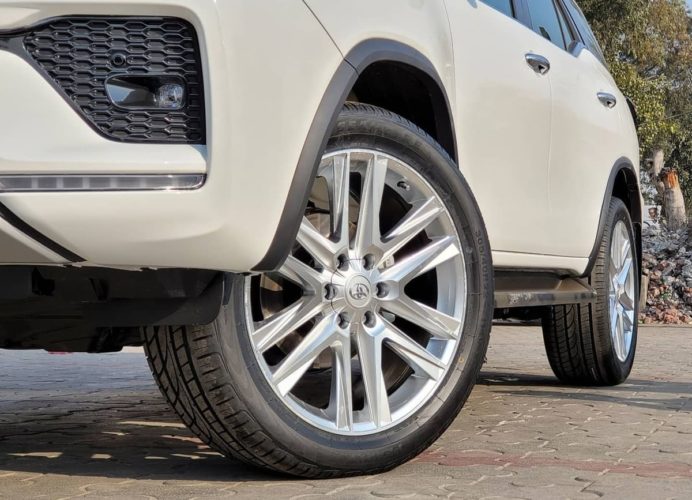 Toyota fortuner facelift modified wheels