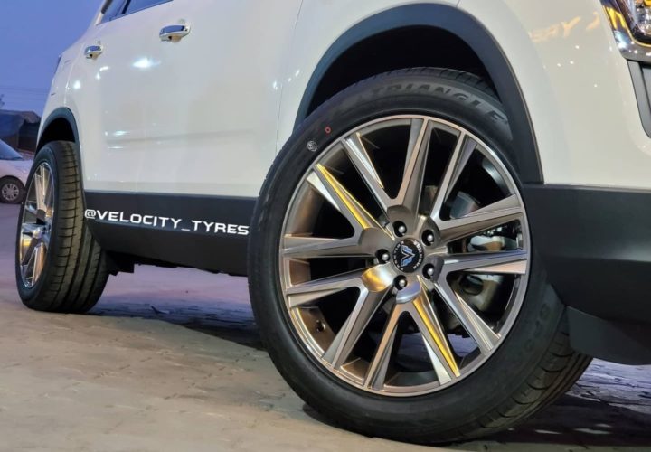 2021 Tata Safari modified 20 inch wheels