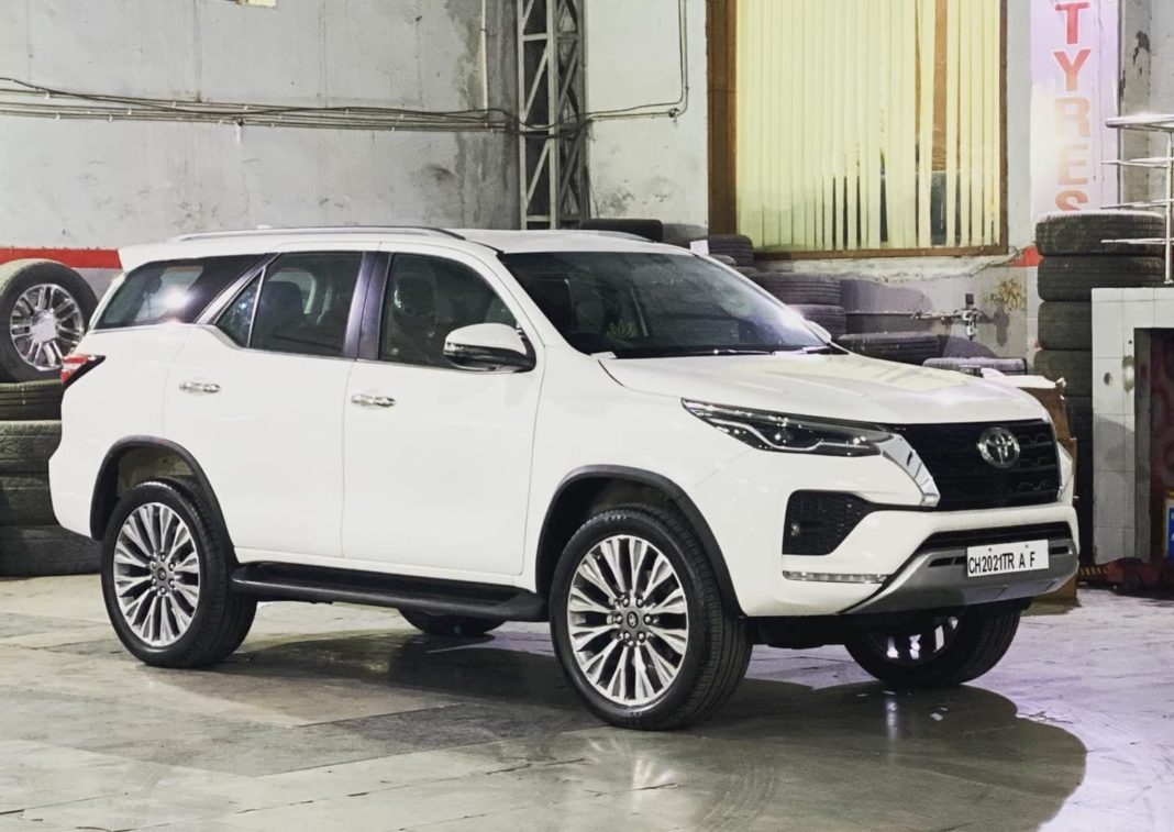 Toyota Fortuner with 22 inch alloy wheels