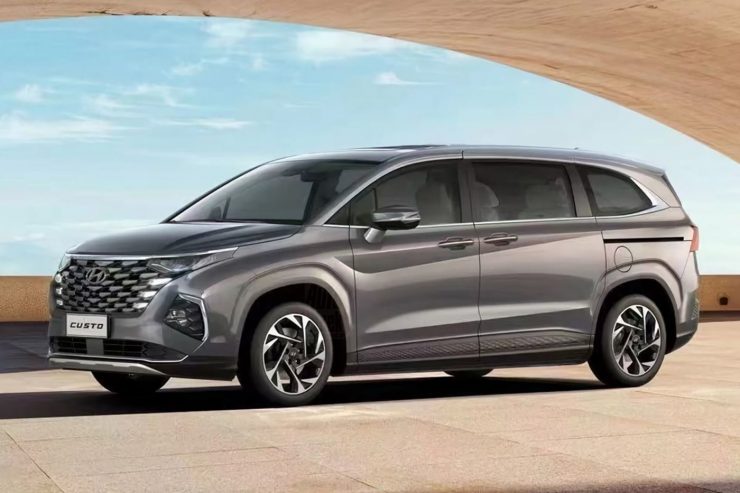 Hyundai Custo exterior unveiled img1