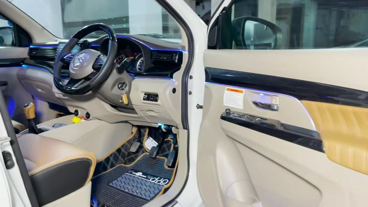Maruti Suzuki Ertiga V-Sports Edition interior