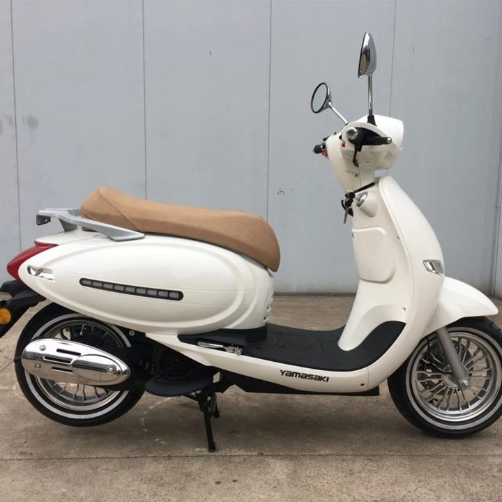 Yamasaki gasoline scooter 50cc img5