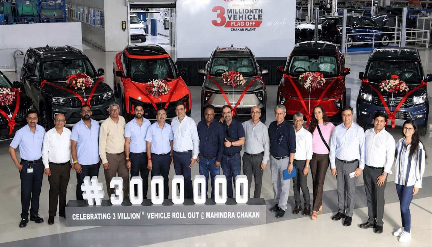 mahindra-chakan-plant-30-lakh-roll-out-2-2.jpg